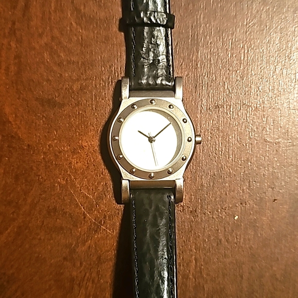 Authentic Cuir Veritable Watch w/Black Cuir Veritable Band, Quartz, Japan Moveme - Picture 2 of 9